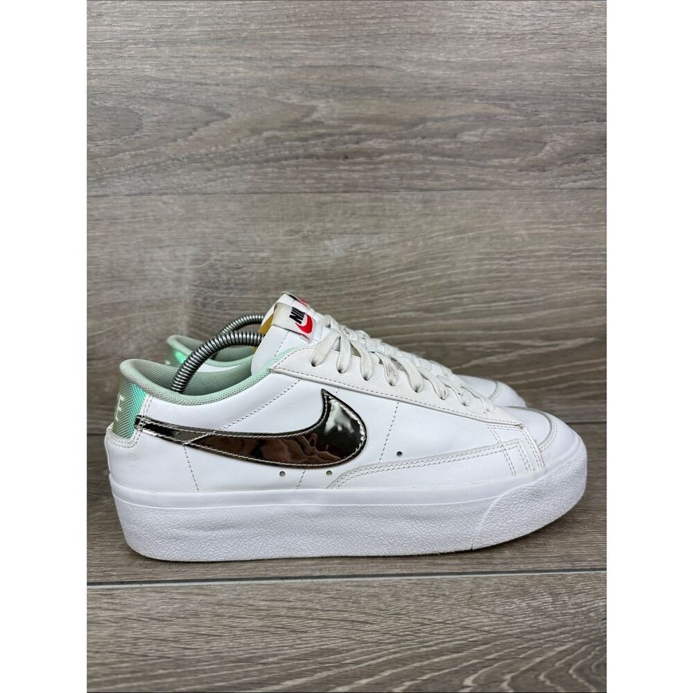 Nike Blazer Low Platform Women’s Sz 10.5 White Metallic Silver Mint Sneakers